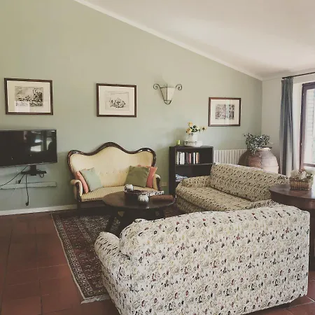 6 Bedrooms Umbrian Farmhouse Villa