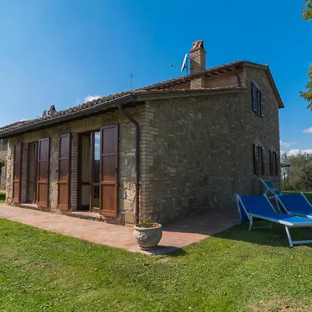 6 Bedrooms Umbrian Farmhouse Villa